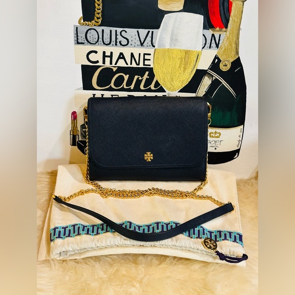 Tory Burch Handbags - TORY BURCH Crossbody Bag w/Gold Plated Hardware 8 Card Slot Like New